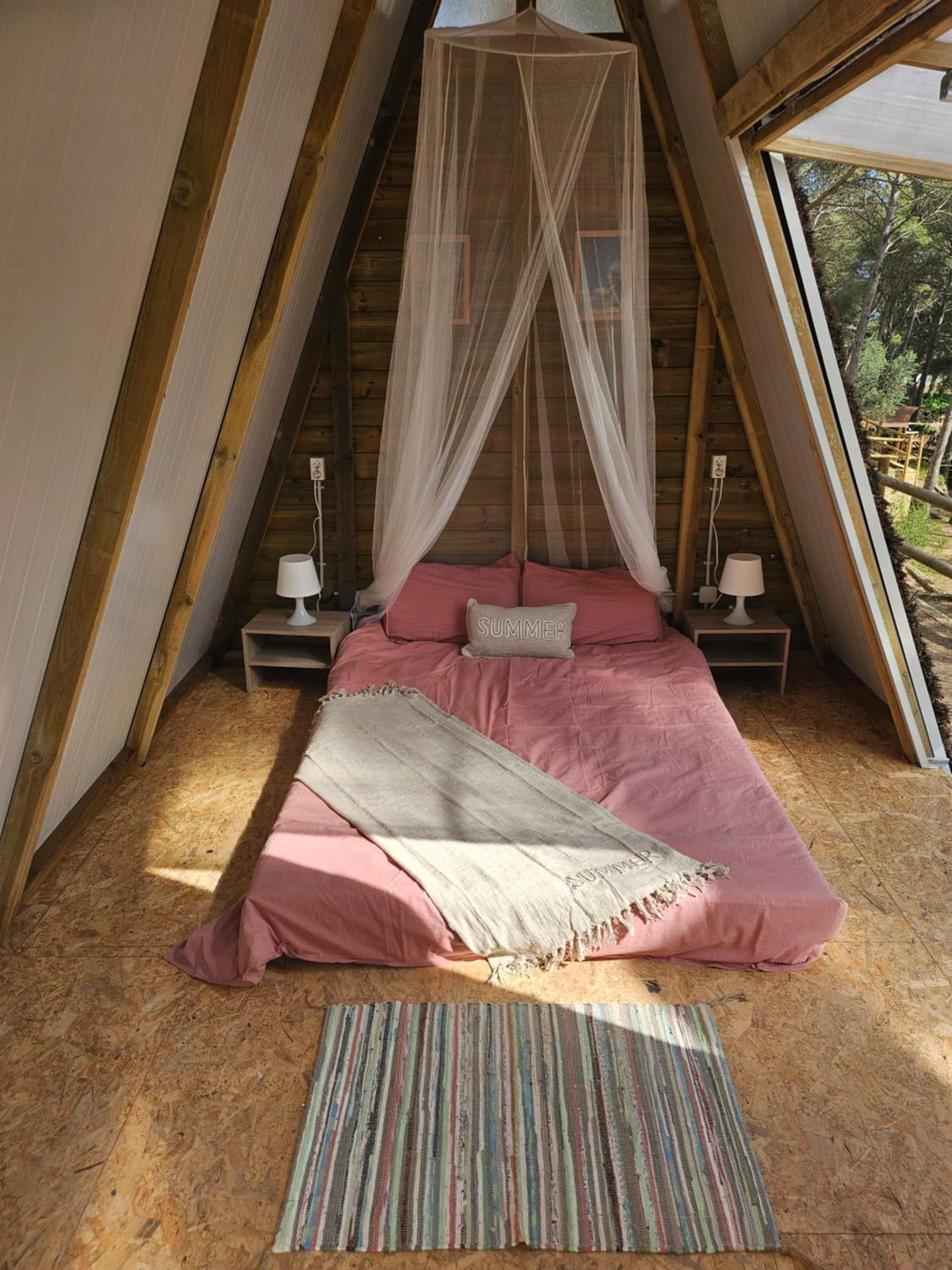 ל'אסטרטיט Glamping Lodge Estartit מראה חיצוני תמונה