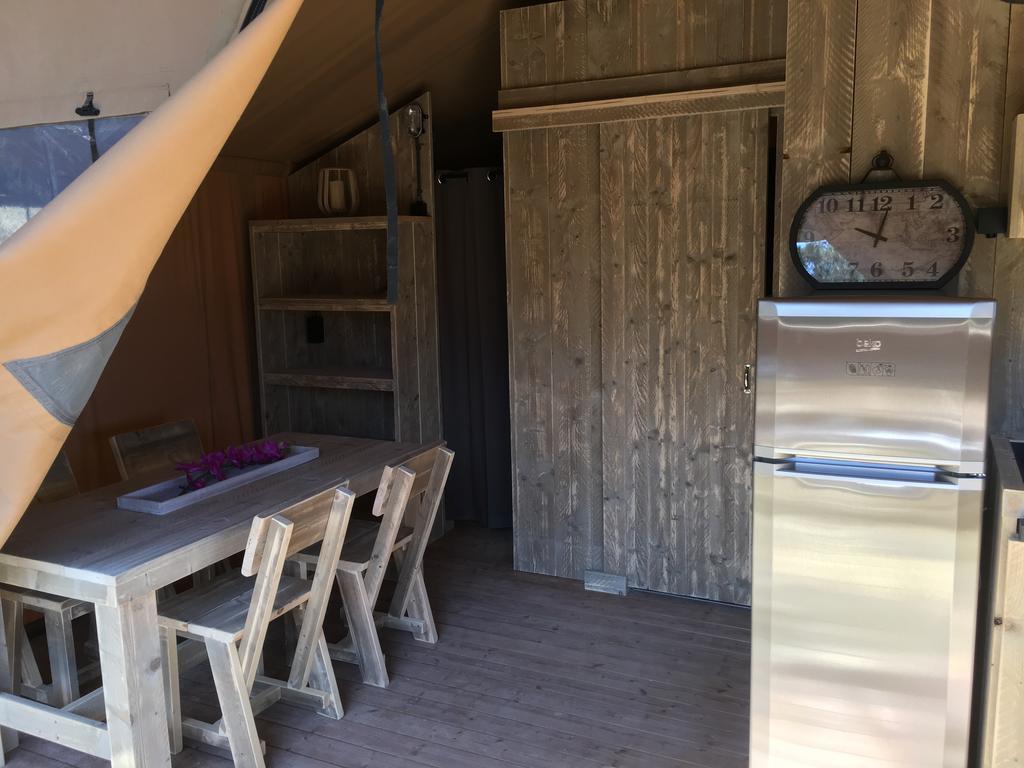 ל'אסטרטיט Glamping Lodge Estartit מראה חיצוני תמונה